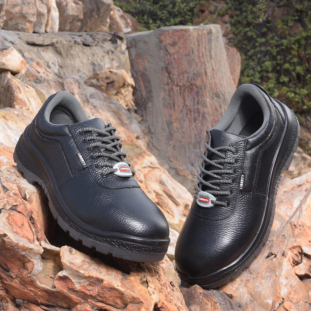 Buy Freedom By Liberty Mens SURAKSHAOX Black Safety Lacing Shoes